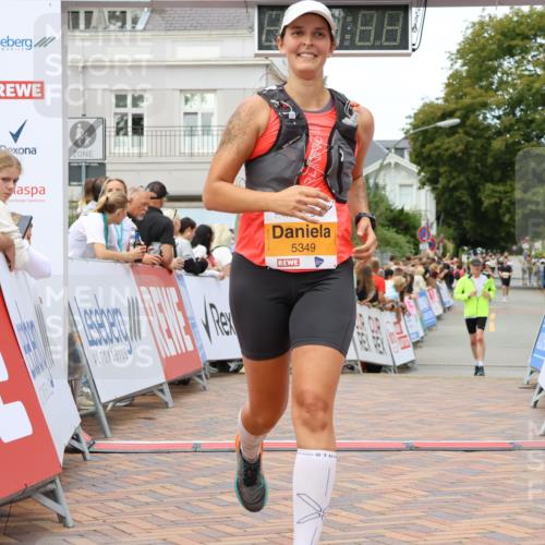 31.08.2025 - 21. Blankeneser Heldenlauf Strokosch-Dieckow http://msf.ph/oto/8700485 31.08.2025 12:51:04 Ziel 5268, 5349, 5630 meine-sportfotos.de