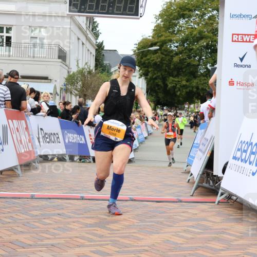 31.08.2025 - 21. Blankeneser Heldenlauf Strokosch-Dieckow http://msf.ph/oto/8700520 31.08.2025 12:50:58 Ziel 5268, 5629, 5630 meine-sportfotos.de