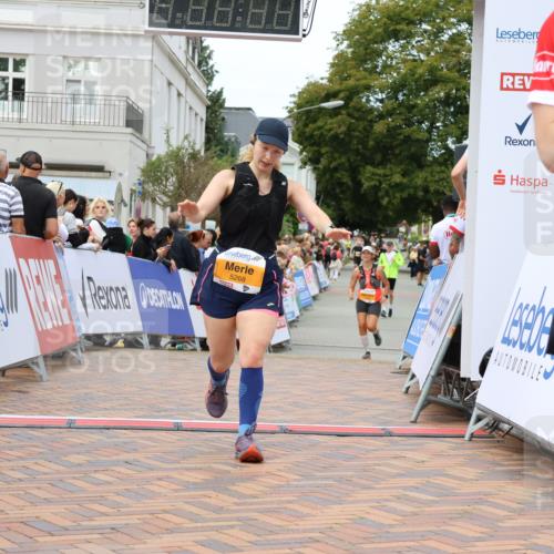 31.08.2025 - 21. Blankeneser Heldenlauf Strokosch-Dieckow http://msf.ph/oto/8700522 31.08.2025 12:50:58 Ziel 5268, 5629, 5630 meine-sportfotos.de