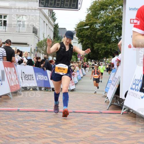 31.08.2025 - 21. Blankeneser Heldenlauf Strokosch-Dieckow http://msf.ph/oto/8700525 31.08.2025 12:50:58 Ziel 5268, 5629, 5630 meine-sportfotos.de