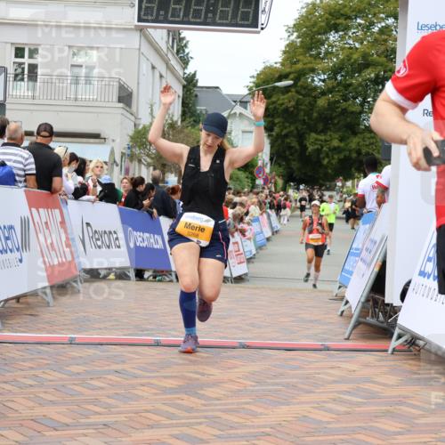 31.08.2025 - 21. Blankeneser Heldenlauf Strokosch-Dieckow http://msf.ph/oto/8700532 31.08.2025 12:50:58 Ziel 5268, 5629, 5630 meine-sportfotos.de