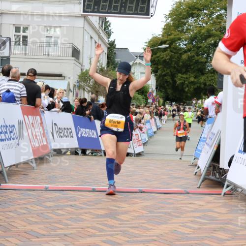31.08.2025 - 21. Blankeneser Heldenlauf Strokosch-Dieckow http://msf.ph/oto/8700535 31.08.2025 12:50:58 Ziel 5268, 5629, 5630 meine-sportfotos.de