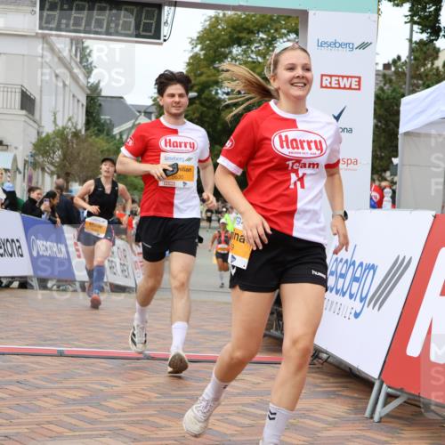 31.08.2025 - 21. Blankeneser Heldenlauf Strokosch-Dieckow http://msf.ph/oto/8700551 31.08.2025 12:50:56 Ziel 5268, 5040, 5629, 5630 meine-sportfotos.de