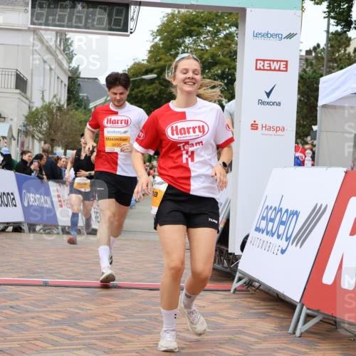 31.08.2025 - 21. Blankeneser Heldenlauf Strokosch-Dieckow http://msf.ph/oto/8700562 31.08.2025 12:50:56 Ziel 5268, 5040, 5629, 5630 meine-sportfotos.de