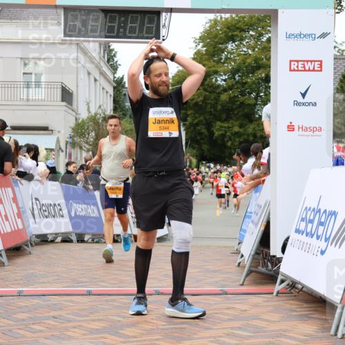 31.08.2025 - 21. Blankeneser Heldenlauf Strokosch-Dieckow http://msf.ph/oto/8700616 31.08.2025 12:50:46 Ziel 5040, 5344, 5425 meine-sportfotos.de