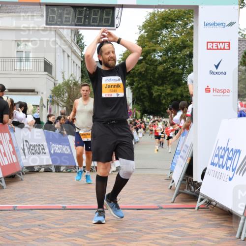 31.08.2025 - 21. Blankeneser Heldenlauf Strokosch-Dieckow http://msf.ph/oto/8700620 31.08.2025 12:50:45 Ziel 5040, 5344, 5425 meine-sportfotos.de