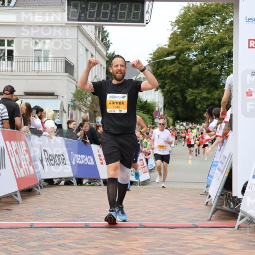 31.08.2025 - 21. Blankeneser Heldenlauf Strokosch-Dieckow http://msf.ph/oto/8700650 31.08.2025 12:50:44 Ziel 5344, 5425 meine-sportfotos.de