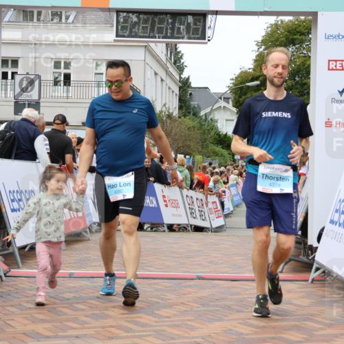31.08.2025 - 21. Blankeneser Heldenlauf Strokosch-Dieckow http://msf.ph/oto/8700664 31.08.2025 12:50:33 Ziel 5569, 5726, 4380, 4379 meine-sportfotos.de