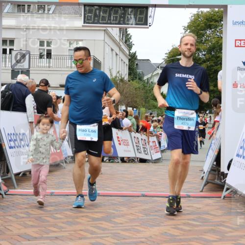 31.08.2025 - 21. Blankeneser Heldenlauf Strokosch-Dieckow http://msf.ph/oto/8700673 31.08.2025 12:50:33 Ziel 5569, 5726, 4380, 4379 meine-sportfotos.de