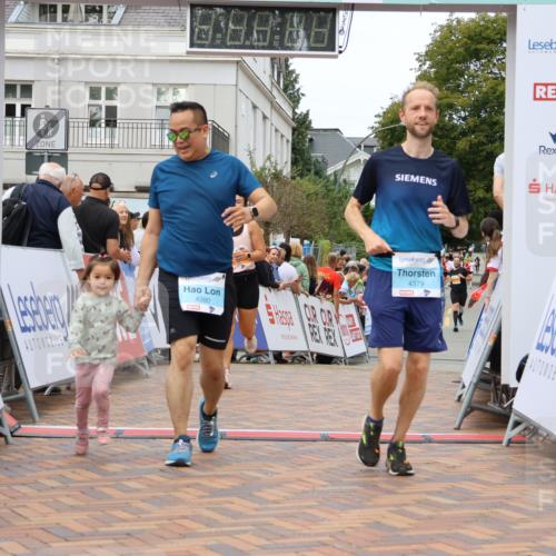 31.08.2025 - 21. Blankeneser Heldenlauf Strokosch-Dieckow http://msf.ph/oto/8700676 31.08.2025 12:50:33 Ziel 5569, 5726, 4380, 4379 meine-sportfotos.de