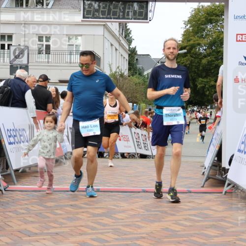 31.08.2025 - 21. Blankeneser Heldenlauf Strokosch-Dieckow http://msf.ph/oto/8700685 31.08.2025 12:50:33 Ziel 5569, 5726, 4380, 4379 meine-sportfotos.de
