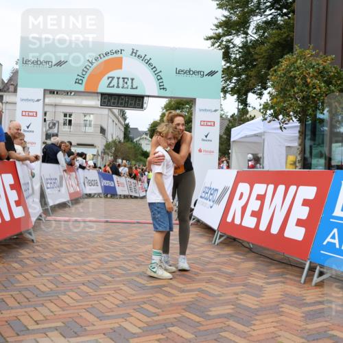 31.08.2025 - 21. Blankeneser Heldenlauf Strokosch-Dieckow http://msf.ph/oto/8700710 31.08.2025 12:50:09 Ziel 5154 meine-sportfotos.de