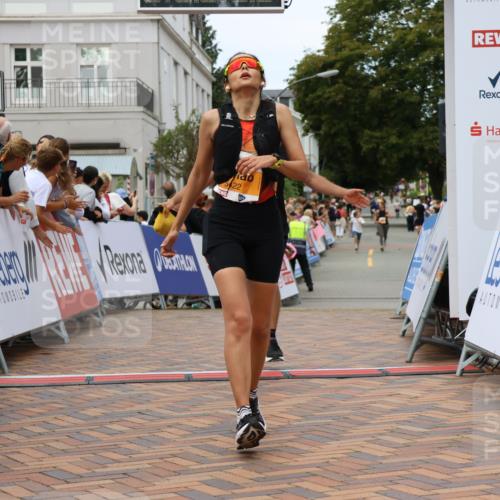 31.08.2025 - 21. Blankeneser Heldenlauf Strokosch-Dieckow http://msf.ph/oto/8700762 31.08.2025 12:49:54 Ziel 5236, 5070, 5422 meine-sportfotos.de