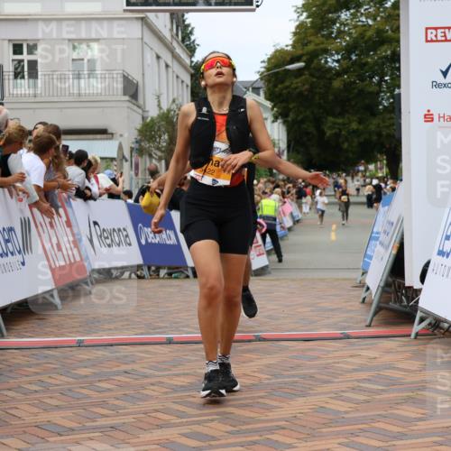 31.08.2025 - 21. Blankeneser Heldenlauf Strokosch-Dieckow http://msf.ph/oto/8700765 31.08.2025 12:49:54 Ziel 5236, 5070, 5422 meine-sportfotos.de