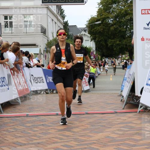 31.08.2025 - 21. Blankeneser Heldenlauf Strokosch-Dieckow http://msf.ph/oto/8700789 31.08.2025 12:49:54 Ziel 5236, 5070, 5422 meine-sportfotos.de