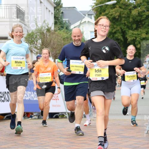 31.08.2025 - 21. Blankeneser Heldenlauf Strokosch-Dieckow http://msf.ph/oto/8700798 31.08.2025 10:32:35 Ziel 2490, 2256, 2257, 2644, 2581, 2582, 2580, 2201 meine-sportfotos.de