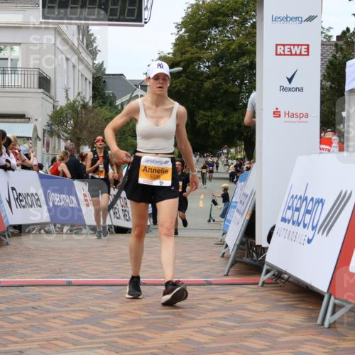 31.08.2025 - 21. Blankeneser Heldenlauf Strokosch-Dieckow http://msf.ph/oto/8700809 31.08.2025 12:49:50 Ziel 5027, 5070, 5422 meine-sportfotos.de