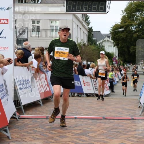 31.08.2025 - 21. Blankeneser Heldenlauf Strokosch-Dieckow http://msf.ph/oto/8700831 31.08.2025 12:49:46 Ziel 5027, 5070 meine-sportfotos.de