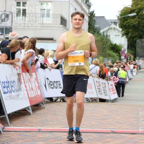 31.08.2025 - 21. Blankeneser Heldenlauf Strokosch-Dieckow http://msf.ph/oto/8700875 31.08.2025 12:49:17 Ziel 5071, 5737, 5869 meine-sportfotos.de