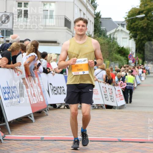 31.08.2025 - 21. Blankeneser Heldenlauf Strokosch-Dieckow http://msf.ph/oto/8700877 31.08.2025 12:49:16 Ziel 5071, 5737, 5117, 5869, 5110 meine-sportfotos.de