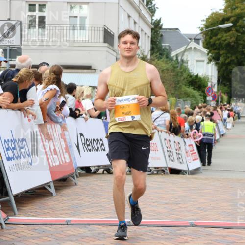 31.08.2025 - 21. Blankeneser Heldenlauf Strokosch-Dieckow http://msf.ph/oto/8700880 31.08.2025 12:49:16 Ziel 5071, 5737, 5117, 5869, 5110 meine-sportfotos.de