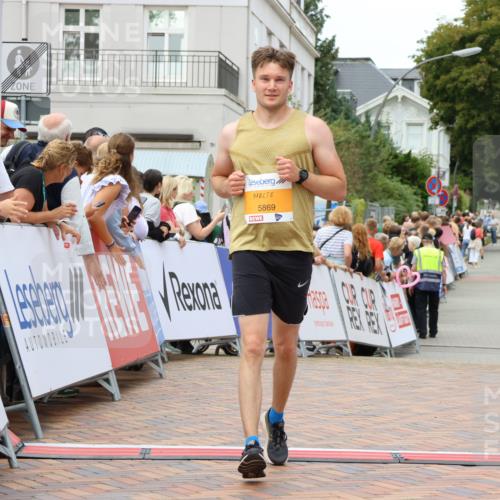 31.08.2025 - 21. Blankeneser Heldenlauf Strokosch-Dieckow http://msf.ph/oto/8700885 31.08.2025 12:49:16 Ziel 5071, 5737, 5117, 5869, 5110 meine-sportfotos.de