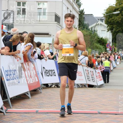 31.08.2025 - 21. Blankeneser Heldenlauf Strokosch-Dieckow http://msf.ph/oto/8700888 31.08.2025 12:49:16 Ziel 5071, 5737, 5117, 5869, 5110 meine-sportfotos.de
