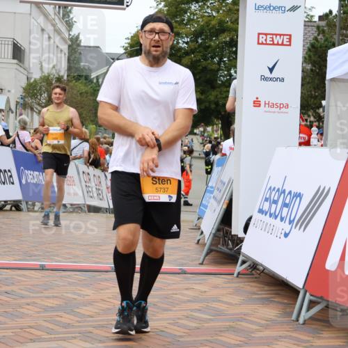 31.08.2025 - 21. Blankeneser Heldenlauf Strokosch-Dieckow http://msf.ph/oto/8700894 31.08.2025 12:49:14 Ziel 5071, 5737, 5117, 5869, 5110 meine-sportfotos.de