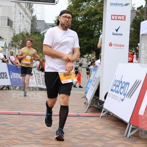 31.08.2025 - 21. Blankeneser Heldenlauf Strokosch-Dieckow http://msf.ph/oto/8700903 31.08.2025 12:49:14 Ziel 5071, 5737, 5117, 5869, 5110 meine-sportfotos.de
