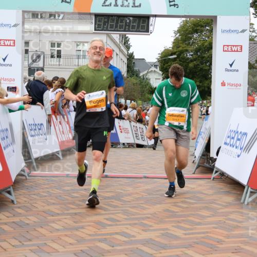 31.08.2025 - 21. Blankeneser Heldenlauf Strokosch-Dieckow http://msf.ph/oto/8700936 31.08.2025 12:49:09 Ziel 5071, 5271, 5737, 5117, 5110 meine-sportfotos.de