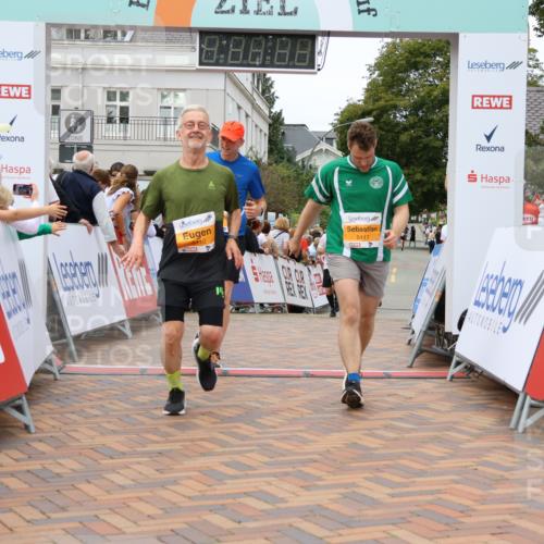 31.08.2025 - 21. Blankeneser Heldenlauf Strokosch-Dieckow http://msf.ph/oto/8700944 31.08.2025 12:49:09 Ziel 5071, 5271, 5737, 5117, 5110 meine-sportfotos.de