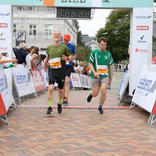 31.08.2025 - 21. Blankeneser Heldenlauf Strokosch-Dieckow http://msf.ph/oto/8700953 31.08.2025 12:49:08 Ziel 5071, 5271, 5117, 5110 meine-sportfotos.de