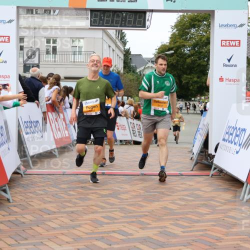 31.08.2025 - 21. Blankeneser Heldenlauf Strokosch-Dieckow http://msf.ph/oto/8700958 31.08.2025 12:49:08 Ziel 5071, 5271, 5117, 5110 meine-sportfotos.de