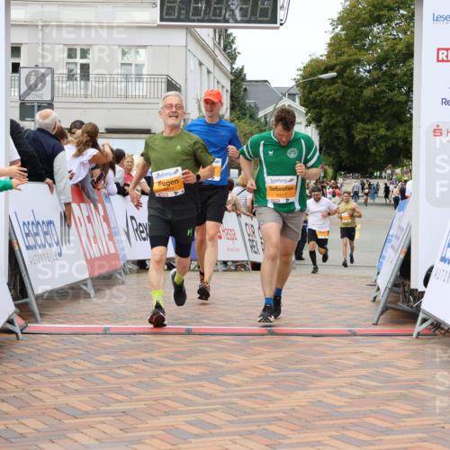31.08.2025 - 21. Blankeneser Heldenlauf Strokosch-Dieckow http://msf.ph/oto/8700961 31.08.2025 12:49:08 Ziel 5071, 5271, 5117, 5110 meine-sportfotos.de