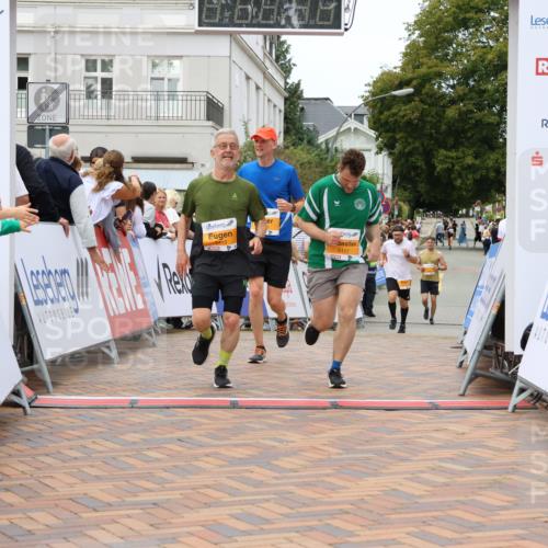 31.08.2025 - 21. Blankeneser Heldenlauf Strokosch-Dieckow http://msf.ph/oto/8700969 31.08.2025 12:49:07 Ziel 5071, 5271, 5117, 5110 meine-sportfotos.de
