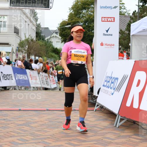 31.08.2025 - 21. Blankeneser Heldenlauf Strokosch-Dieckow http://msf.ph/oto/8700972 31.08.2025 12:49:04 Ziel 5271, 5117, 5110 meine-sportfotos.de