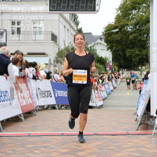 31.08.2025 - 21. Blankeneser Heldenlauf Strokosch-Dieckow http://msf.ph/oto/8701030 31.08.2025 12:48:55 Ziel 5182, 5183, 5097, 5046 meine-sportfotos.de