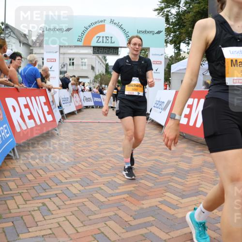 31.08.2025 - 21. Blankeneser Heldenlauf Strokosch-Dieckow http://msf.ph/oto/8701033 31.08.2025 12:48:53 Ziel 5182, 5183, 5097, 5046, 5552 meine-sportfotos.de