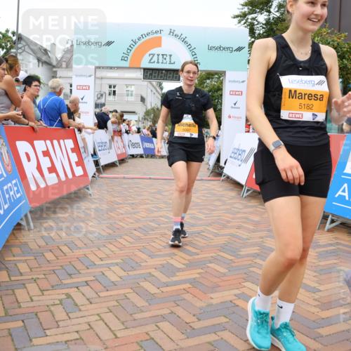 31.08.2025 - 21. Blankeneser Heldenlauf Strokosch-Dieckow http://msf.ph/oto/8701048 31.08.2025 12:48:52 Ziel 5182, 5183, 5097, 5046, 5552 meine-sportfotos.de