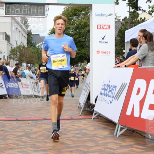 31.08.2025 - 21. Blankeneser Heldenlauf Strokosch-Dieckow http://msf.ph/oto/8701063 31.08.2025 10:31:01 Ziel 2594, 2376, 2209, 2136, 2600, 2206, 2018 meine-sportfotos.de