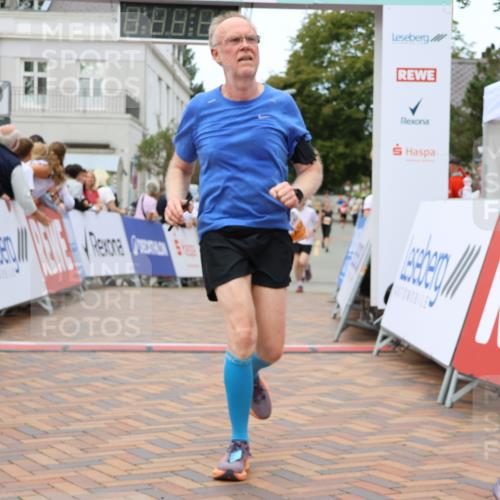 31.08.2025 - 21. Blankeneser Heldenlauf Strokosch-Dieckow http://msf.ph/oto/8701098 31.08.2025 12:48:44 Ziel 5074, 5182, 5183, 5789, 5417, 5552 meine-sportfotos.de