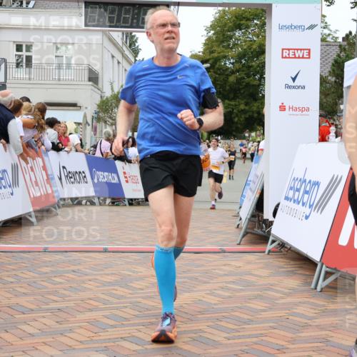 31.08.2025 - 21. Blankeneser Heldenlauf Strokosch-Dieckow http://msf.ph/oto/8701100 31.08.2025 12:48:44 Ziel 5074, 5182, 5183, 5789, 5417, 5552 meine-sportfotos.de