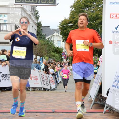 31.08.2025 - 21. Blankeneser Heldenlauf Strokosch-Dieckow http://msf.ph/oto/8701110 31.08.2025 10:30:46 Ziel 2179, 2279, 2102 meine-sportfotos.de