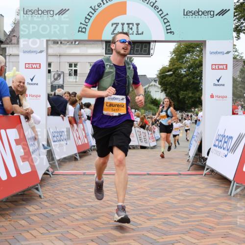 31.08.2025 - 21. Blankeneser Heldenlauf Strokosch-Dieckow http://msf.ph/oto/8701125 31.08.2025 12:48:40 Ziel 5074, 5789, 5417, 4318 meine-sportfotos.de