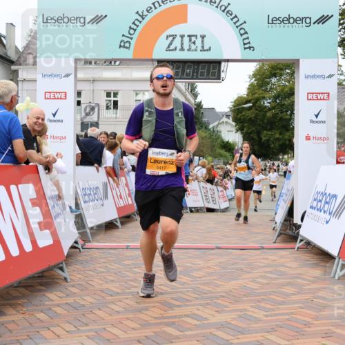 31.08.2025 - 21. Blankeneser Heldenlauf Strokosch-Dieckow http://msf.ph/oto/8701130 31.08.2025 12:48:40 Ziel 5074, 5789, 5417, 4318 meine-sportfotos.de
