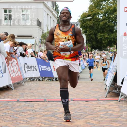 31.08.2025 - 21. Blankeneser Heldenlauf Strokosch-Dieckow http://msf.ph/oto/8701142 31.08.2025 12:48:35 Ziel 5417, 4318 meine-sportfotos.de