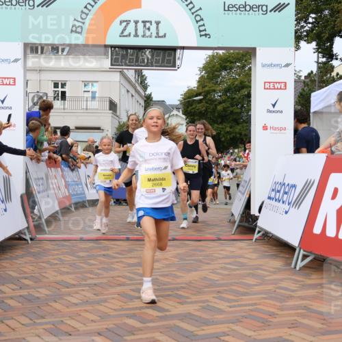 31.08.2025 - 21. Blankeneser Heldenlauf Strokosch-Dieckow http://msf.ph/oto/8701249 31.08.2025 10:34:39 Ziel 2110, 2021, 2424, 2668, 2669, 2667, 2298, 2349, 2350, 2090, 2083 meine-sportfotos.de