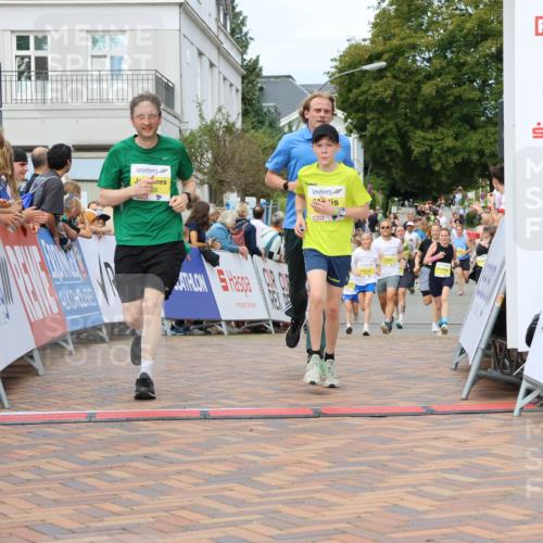 31.08.2025 - 21. Blankeneser Heldenlauf Strokosch-Dieckow http://msf.ph/oto/8701282 31.08.2025 10:34:34 Ziel 2110, 2668, 2090, 2083 meine-sportfotos.de