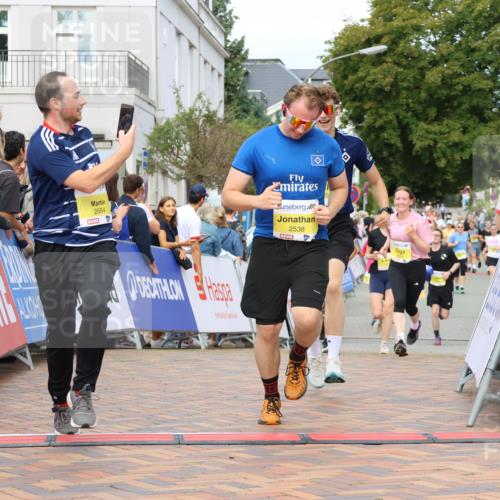 31.08.2025 - 21. Blankeneser Heldenlauf Strokosch-Dieckow http://msf.ph/oto/8701342 31.08.2025 10:29:32 Ziel 2614, 2615, 2684, 2538, 2558, 2277 meine-sportfotos.de