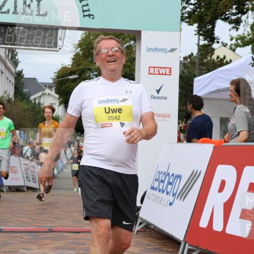 31.08.2025 - 21. Blankeneser Heldenlauf Strokosch-Dieckow http://msf.ph/oto/8701414 31.08.2025 10:33:41 Ziel 2652, 2409, 2635, 2634, 2542 meine-sportfotos.de